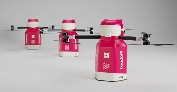Doručovacie drony Nimbi, ktoré sú navrhnuté pre projekt doručovania jedla foodora Air vo Švédsku.
