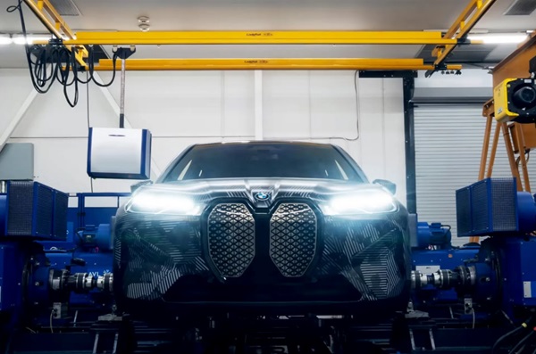 Spoločnosť ONE úspešne ukončila testovanie modelu BMW iX s dojazdom až 979 km. 