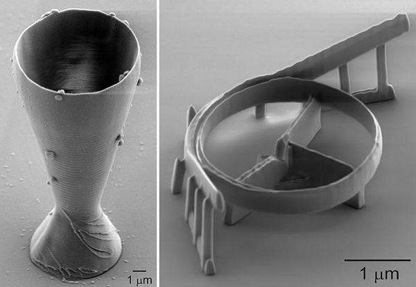 Vľavo: Malý pohár na víno vytlačený 3D technológiou. Vpravo: Optický rezonátor, príklad súčasti optických vlákien, ktorú možno 3D vytlačiť novou technikou.