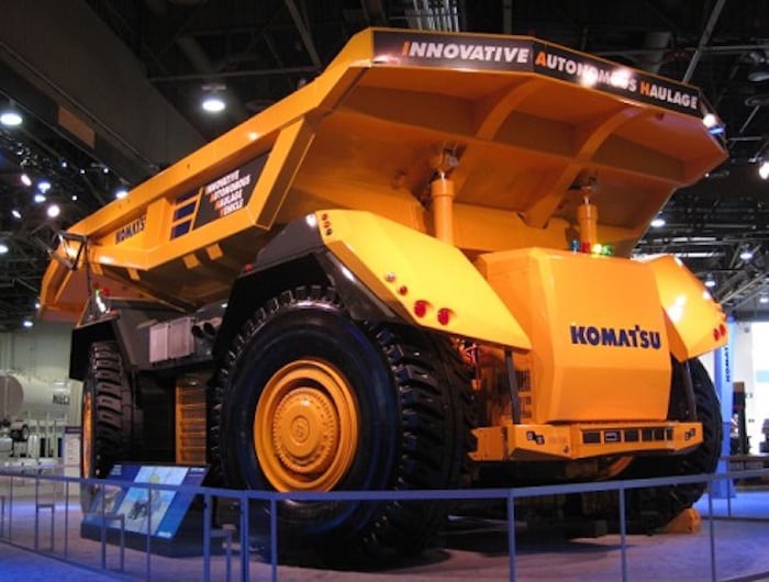 Spoločnosť Komatsu prezentovala nový model autonómneho ťažobného nákladného vozidla