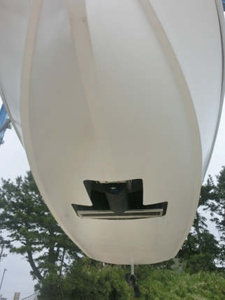 V spodnej časti trupu autonómnej lode Yamaha Breeze 10 je priestor pre sonarový senzor
