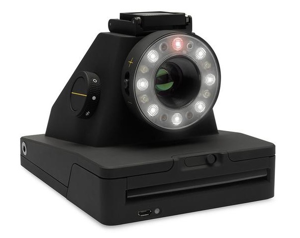 Instantný fotoaparát Impossible I-1 by sa dal označiť za priameho nástupcu obľúbeného Polaroidu