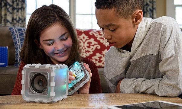 Bezdrôtový reproduktor Bose Speaker Cube môže v deťoch prebudiť zvedavosť, ako vlastne funguje zvuk