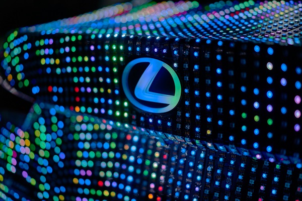 Projekt Lexus LIT IS bol vytvorený najmä pre účely produkcie hudobného videoklipu