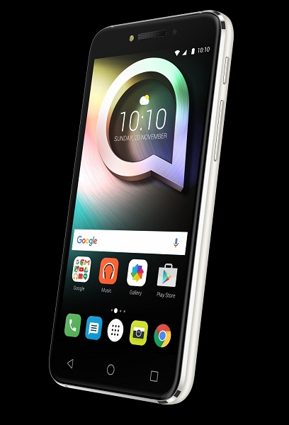 Smartfón Alcatel SHINE LITE cieli svojou cenou no prémiovým dizajnom najmä na mladých ľudí