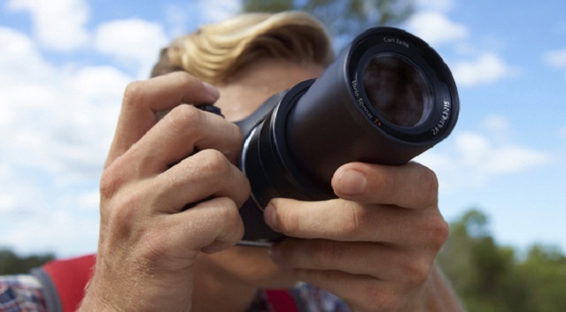 Fotoaparát Sony Cyber-Shot HX350 vďaka stabilizačnému systému Optical Steady Shot zabezpečí hladké zábery aj pri veľkých priblíženiach