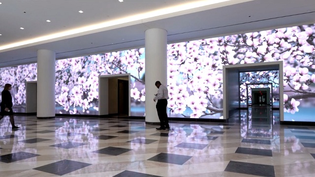 Mediálne LED steny dokážu oživiť inak nudné steny v budovách