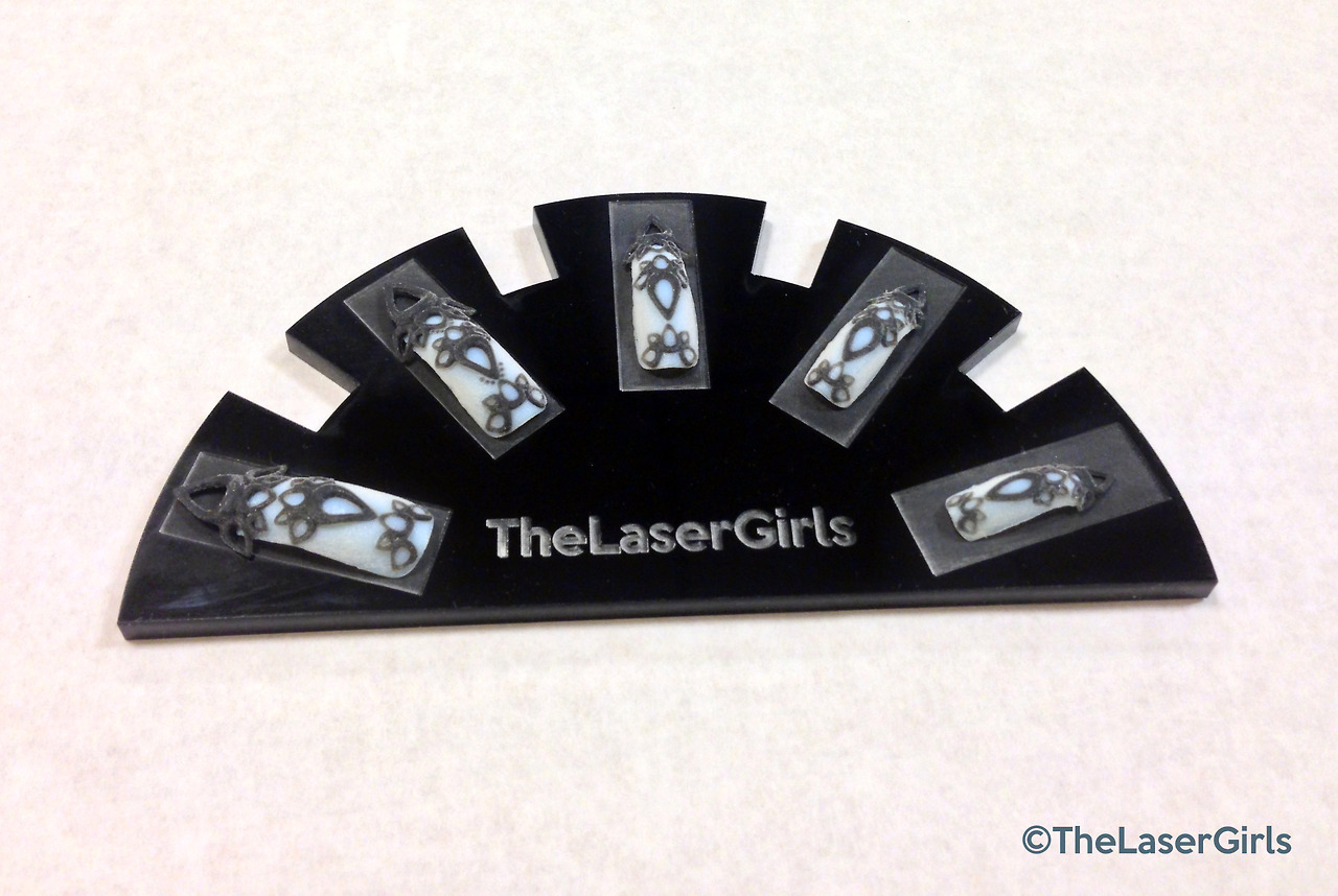 Laser Girls a ich 10 kúskov na vaše nechty