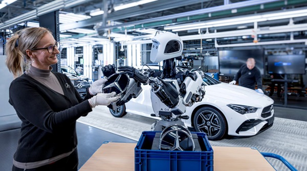 Humanoidný robot Apollo navrhnutý pre Mercedes-Benz.