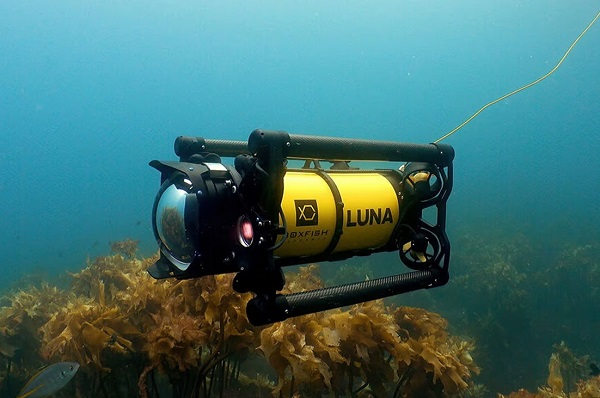 Filmárske podvodné ROV Boxfish Robotics Luna.