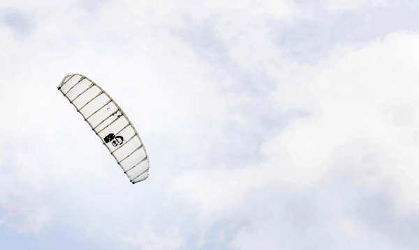 Hybridný nafukovací šarkan je vyrobený zo sklenených vlákien a lieta vo výške až 350 metrov.