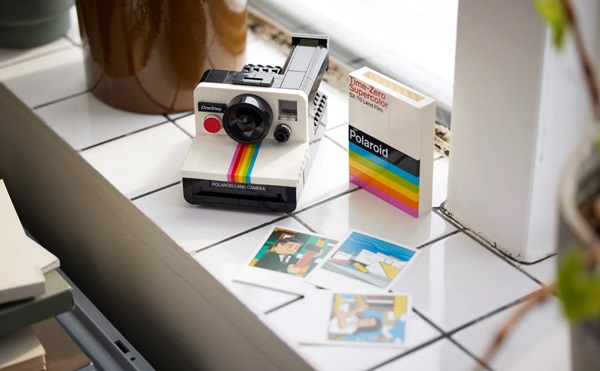Súprava Lego Ideas Polaroid OneStep SX-70.