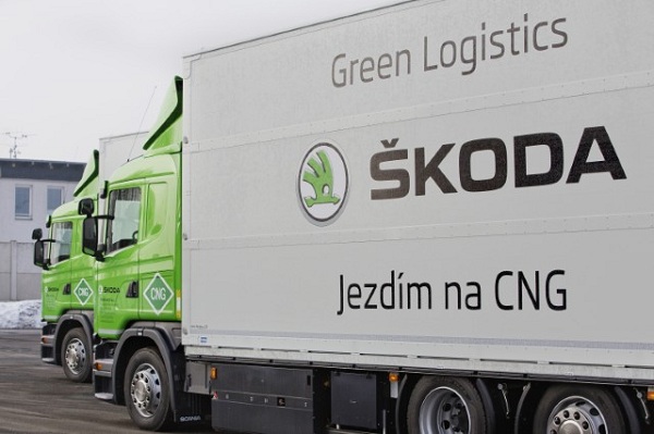 Automobilka Škoda do svojej logistickej flotily nasadila nové kamióny s pohonom na stlačený zemný plyn (CNG)