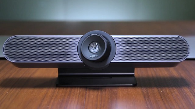 Spoločnosť Logitech predstavila širokouhlú kameru MeetUp, ktorá je navrnutá pre konferenčné video hovory.