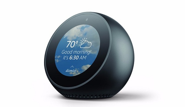 Inteligentný reproduktor Amazon Echo Spot s funkciou digitálnej asistentky Alexa.
