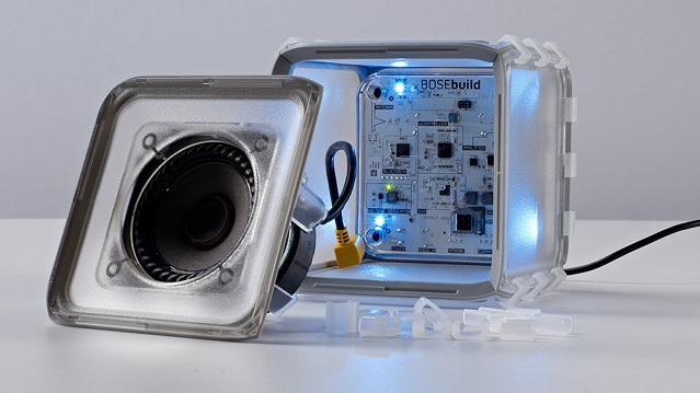 Bezdrôtový reproduktor Bose Speaker Cube je inovatívna novinka, ktorá vaše deti hravou formou privedie k tajomstvu reprodukcie zvuku
