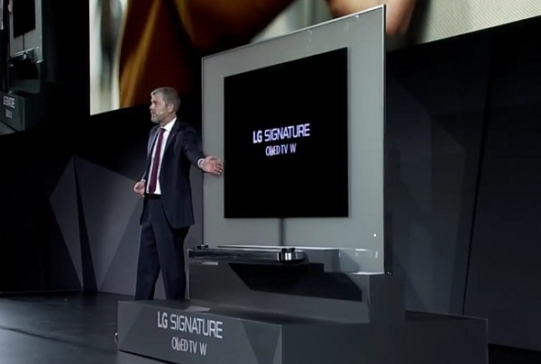 Spoločnosť LG predstavila svoj doteraz najtenší OLED televízor Signature W7, ktorý je určený na zavesenie na stenu