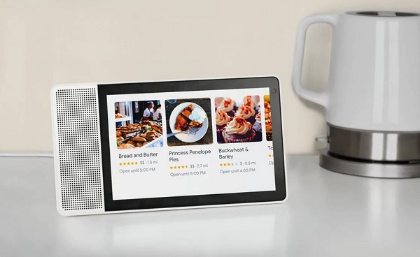 Lenovo Smart Display s digitálnym asistentom Google Assistant.