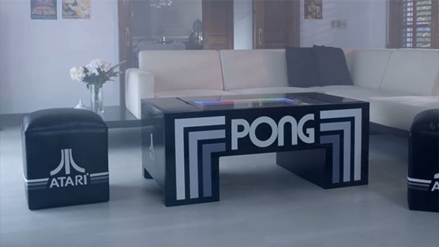 Vývojárom z Pong Table Project sa podarilo z 2D paličiek a hranatej loptičky známej hry z osemdesiatych rokov spraviť jej štýlovú 3D stolnú verziu.