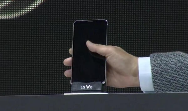 Smartfón LG V30.