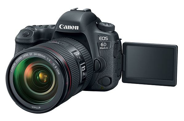 Fotoaparát Canon EOS 6D Mk II má 3 palcový výklopný displej, ktorý sa dá použiť aj pre snímanie selfie fotografií.