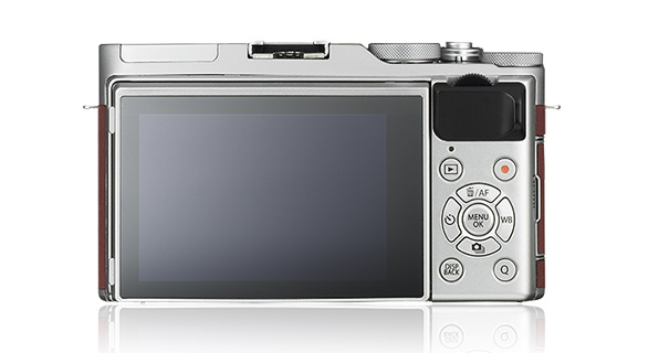 Fotoaparát Fujifilm X-A3 má 3 palcový otočný dotytokový displej