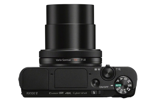Kompaktný fotoaparát Sony RX100 V disponuje zasúvacím objektívom Zeiss 24-70mm