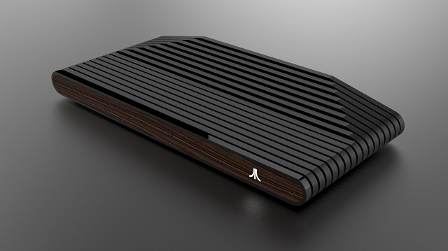 Nová herná konzola Ataribox by mala byť k dispozícii v dvoch verziách farebnej kombinácie čierno-drevenej alebo čierno-červenej.