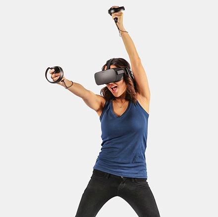 Diaľkový ovládač Oculus Touch prehĺbi zážitok v prostredí virtuálnej reality s použitím headsetu Oculus Rift