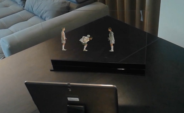 HoloVit dokáže vytvoriť plávajúce holografické video odrazom zo smartfónu, tabletu, notebooku alebo televízora