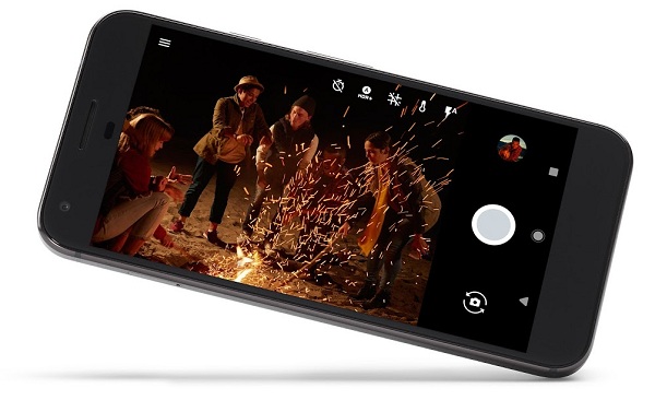 Smartfóny Google Pixel a Pixel XL majú predný aj zadný fotoaparát s rozlíšením 12,3 Mpx