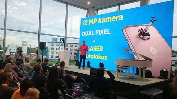 Smartfón Moto Z2 Play sa môže pochváliť 12 megapixlovou kamerou s technológiou Dual Pixel