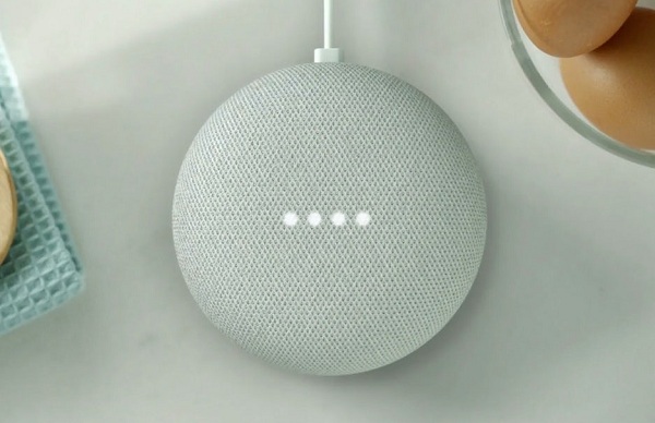 Inteligentný reproduktor Google Home Mini.