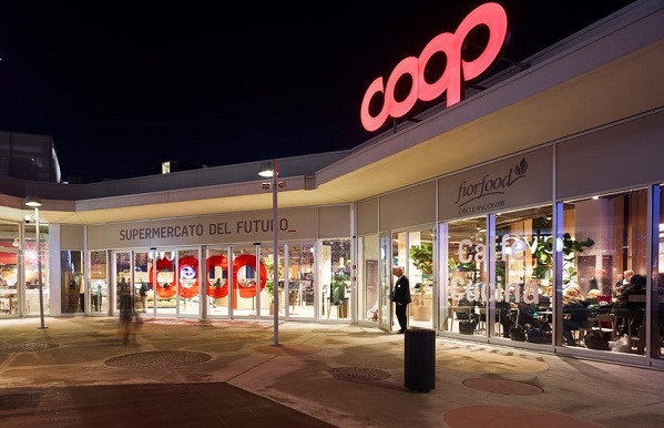 Spoločnosť Coop Italia otvorila obchod Supermercato del Futuro, ktorého cieľom je poskytovanie detialných informácií o produktoch modernou formou