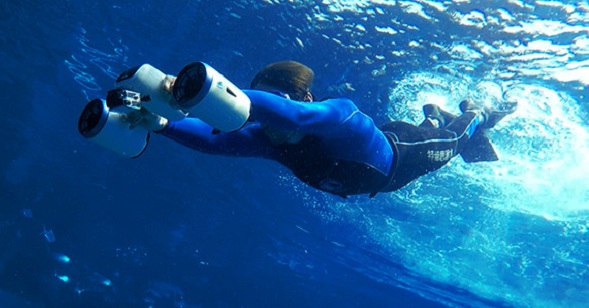 Podvodný skúter WhiteShark MIX je navrhnutý pre potápanie do hĺbky až 40 metrov.