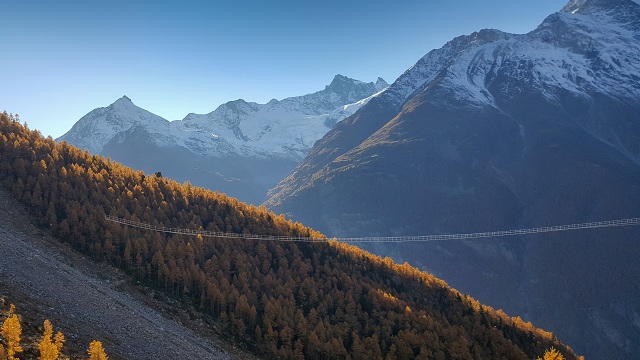 Vo švajčiarskych alpách otvorili najdlhší visutý most pre peších na svete. (Foto: Europaweg)