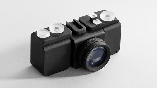 Kreatívnemu dogitálnemu dizajnérovi sa podarilo vyrobiť ple funkčný 35mm fotoaparát za pomoci 3D tlače