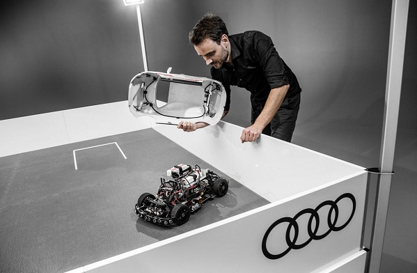 Model Audi Q2 je vybavený kamerami a ultrazvukové senzory