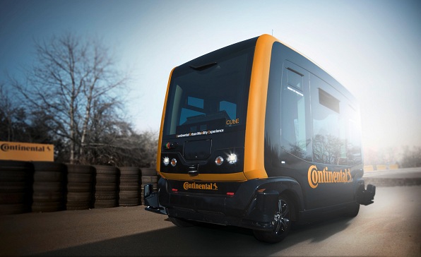 Spoločnosť Continental chce začať testovať svoje autonómne vozidlo CUbE v mestkej infraštruktúre v areáli strediska vo Frankfurte.