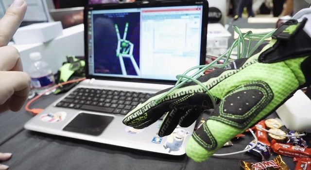 Hands Omni, rukavica, virtuálna realita, hmatová odozva, hmat, VR, technológie