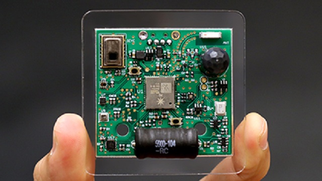 Vedci z univerzity Carnegie Mellon vytvorili takzvaný Syntetický senzor (Synthetic sensor), ktorý dokáže monitorovať rôzne zariadenia a spotrebiče v celej miestnosti