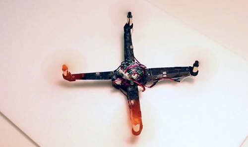 Miniatúrny drón, drón, mikro drón, lietanie, UAV, výskum, prototyp, Origami, skladacie ramená