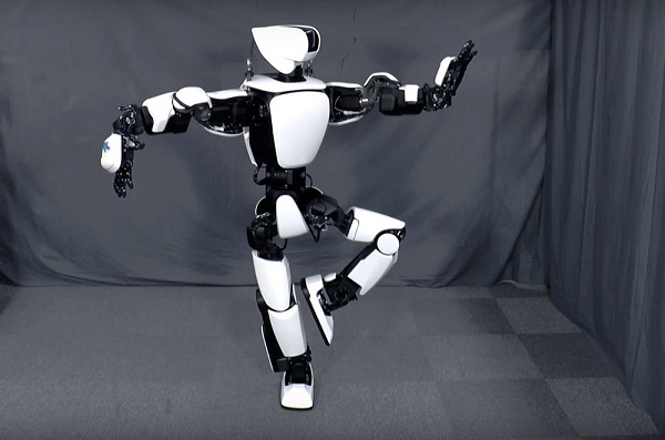 Robot T-HR3 meria na výšku 1 540 milimetrov a váži 75 kilogramov. Jeho 29 častí tela je schopných sa pohybovať cez viacero osí, ktoré mu umožnia vykonávať aj veľmi zložité pohyby.