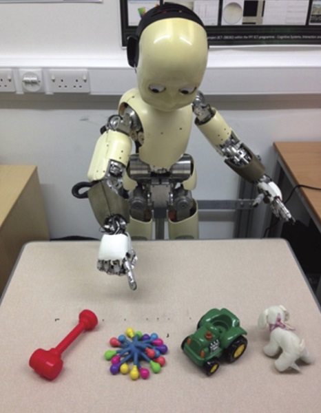 Vedci z univerzity Lancaster testovali robotické batoľa so systémom hĺbkového učenia, ktoré simulovalo učenie sa detí v rannom veku